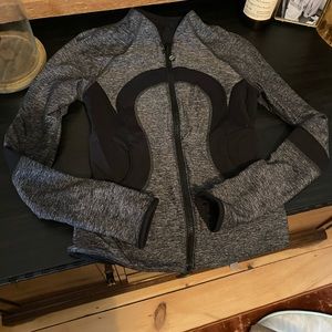 Size 2 lululemon reversible light jacket
